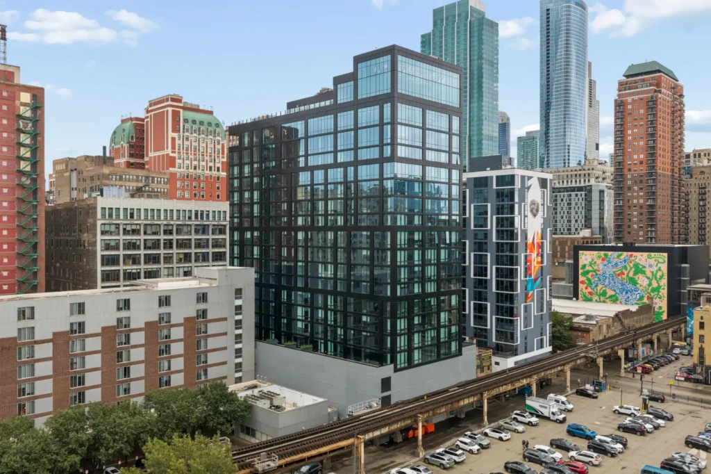 Aerial rendering of the tower with rooftop terraces overlooking the Chicago River and downtown.
